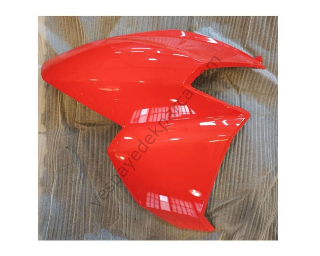 PANEL ÖN SAĞ KIRMIZI APRILIA SR GT 200